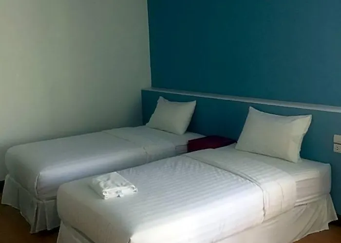 Hotel The Island 3*